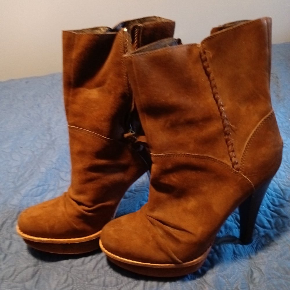 UGG suede heeled  boots